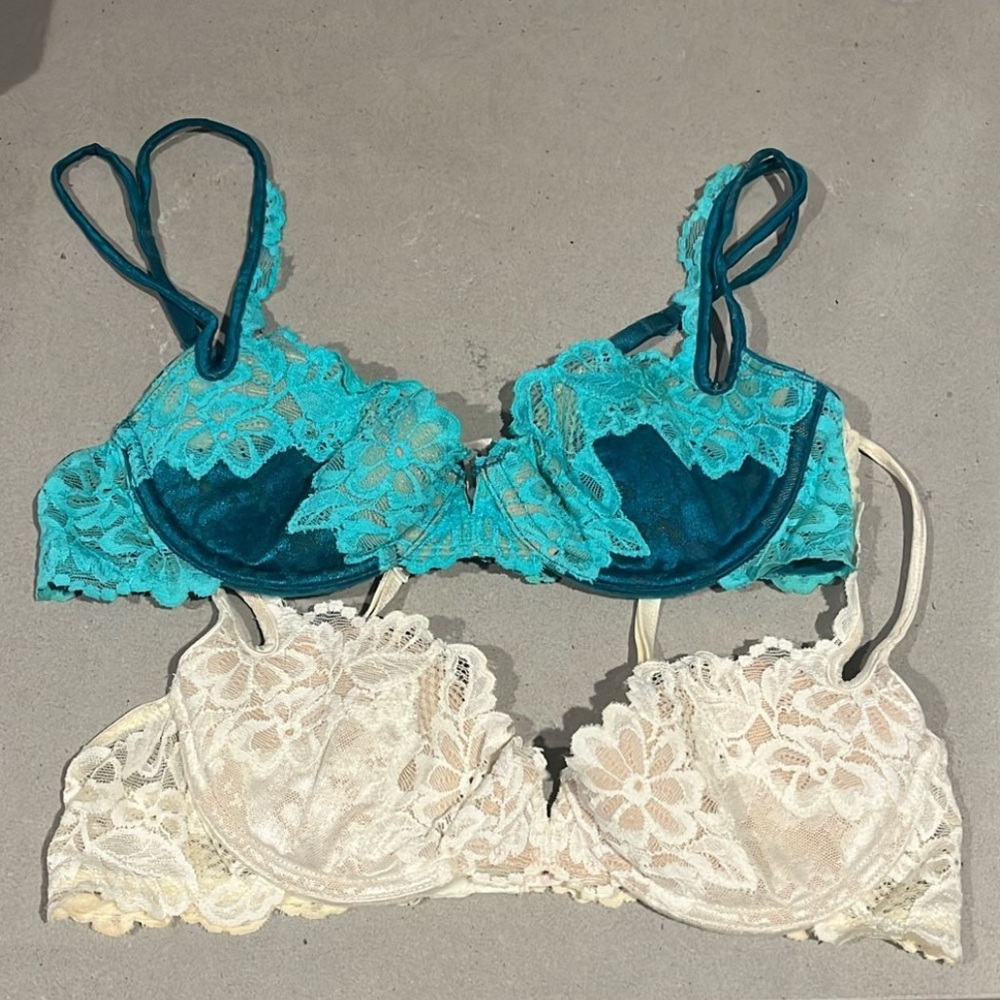 Victorias Secret Bras 34B bundle Lace Lacey Bra Vibrant teal and soft white nude